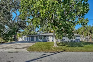 209 Briggs Ct, Sarasota, FL 34237 - Photo 1