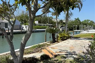 541 De Narvaez Dr, Longboat Key, FL 34228 - Photo 1
