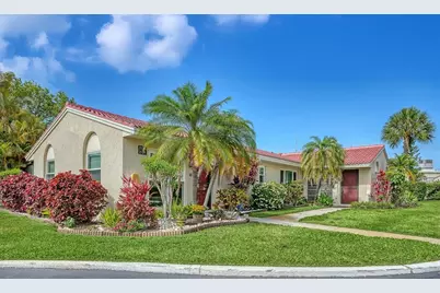 2121 Pueblo Circle #V6, Sarasota, FL 34231 - Photo 1