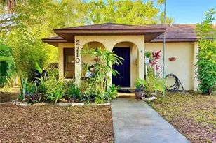 2710 46th Ave Dr W, Bradenton, FL 34207 - Photo 1