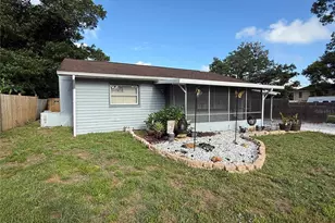 2402 9th St E, Bradenton, FL 34208 - Photo 1