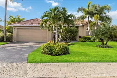 3724 71st Terrace E, Sarasota, FL 34243 - Photo 1