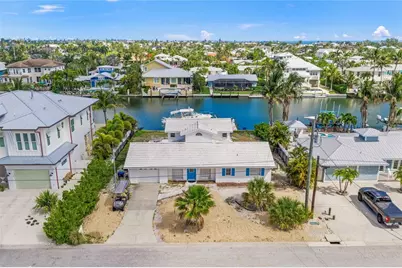 512 67th Street, Holmes Beach, FL 34217 - Photo 1