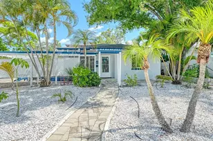 1903 Oak St, Sarasota, FL 34236 - Photo 1