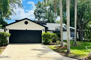 8240 Cypress Lake Dr, Sarasota, FL 34243 - Photo 1