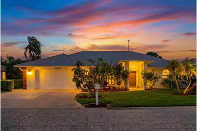 5836 Helen Way, Sarasota, FL 34243 - Photo 1