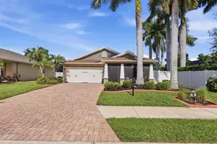 7106 35th St E, Sarasota, FL 34243 - Photo 1