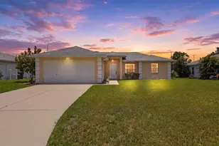 1720 Country Meadows Dr, Sarasota, FL 34235 - Photo 1
