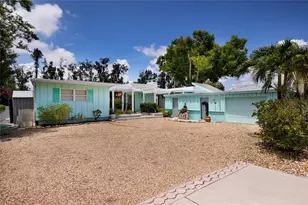 311 Magellan Dr, Sarasota, FL 34243 - Photo 1