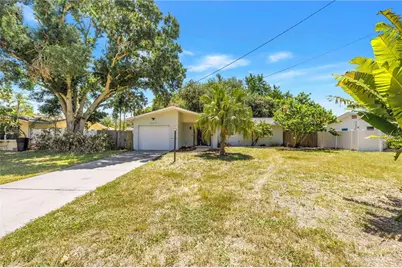 5846 12th Street S, Saint Petersburg, FL 33705 - Photo 1