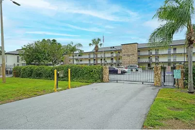 6100 12th Street S #220, Saint Petersburg, FL 33705 - Photo 1