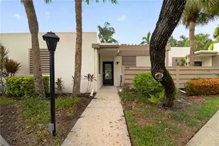 755 Oakview Dr, Bradenton, FL 34210 - Photo 1