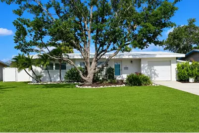 211 22nd Street NE, Bradenton, FL 34208 - Photo 1