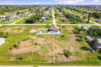 614 Jacaranda Parkway E, Cape Coral, FL 33909 - Photo 1