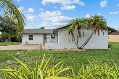519 64th Avenue Drive E, Bradenton, FL 34203 - Photo 1