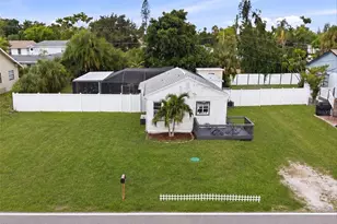 4512 86th St W, Bradenton, FL 34210 - Photo 1
