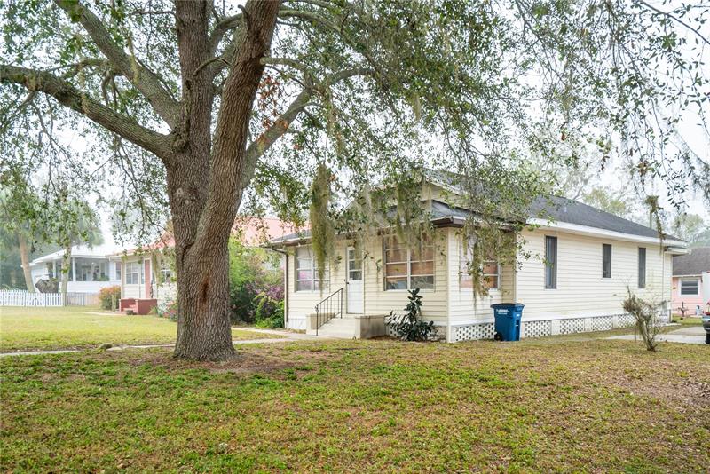 405 Magnolia Ave, Sebring, FL 33870 MLS C7469519 Coldwell Banker