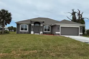 233 W Pine Valley Ln, Rotonda West, FL 33947 - Photo 1