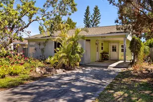 1060 Venetian Pkwy, Venice, FL 34285 - Photo 1