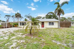 217 Palm Ave E, Nokomis, FL 34275 - Photo 1