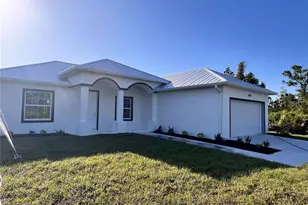 7493 Wycliff Dr, Port Charlotte, FL 33981 - Photo 1