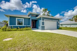 129 Albatross Rd, Rotonda West, FL 33947 - Photo 1