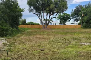 47 Vine Cir, Punta Gorda, FL 33982 - Photo 1