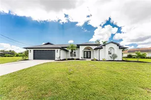 14 Medalist Rd, Rotonda West, FL 33947 - Photo 1