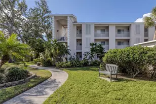437 Cerromar Ln, Venice, FL 34293 - Photo 1