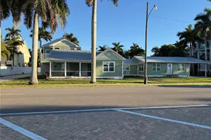 621 Or 625 W Retta Esplanade, Punta Gorda, FL 33950 - Photo 1