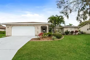 8419 Brandeis Cir E, Sarasota, FL 34243 - Photo 1