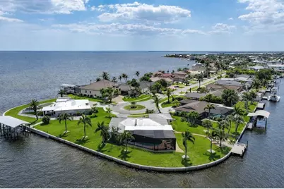 374 Severin Road SE, Port Charlotte, FL 33952 - Photo 1