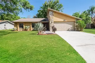 515 Sandalwood Dr, Plant City, FL 33563 - Photo 1