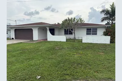 4339 S Bay Circle, North Fort Myers, FL 33903 - Photo 1
