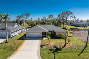 51 Mark Twain Ln, Rotonda West, FL 33947 - Photo 1