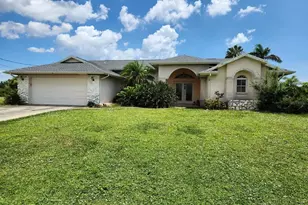 14 Medalist Rd, Rotonda West, FL 33947 - Photo 1