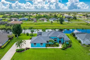 35 Medalist Cir, Rotonda West, FL 33947 - Photo 1