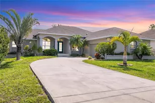 39 Pine Valley Ct, Rotonda West, FL 33947 - Photo 1