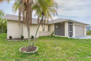 1609 E Cypress Point Dr, Venice, FL 34293 - Photo 1
