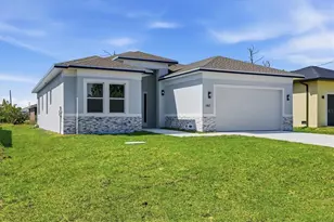 187 Sesame Rd E, Rotonda West, FL 33947 - Photo 1