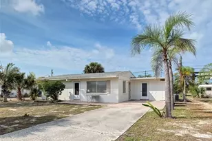35 Hillcrest Dr, Englewood, FL 34223 - Photo 1