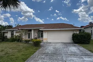17 Sportsman Ln, Rotonda West, FL 33947 - Photo 1