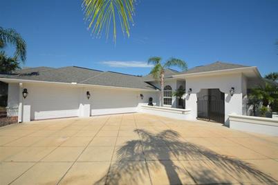 17 Oasis Circle, Palm Coast, FL 32137 - Photo 1