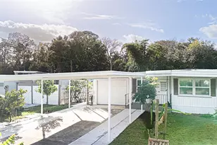 13349 Woodland Dr, Astatula, FL 34705 - Photo 1