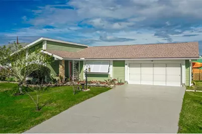 8 Corning Court, Palm Coast, FL 32137 - Photo 1