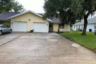 250 SE Coral Reef Ct, Palm Coast, FL 32137 - Photo 1