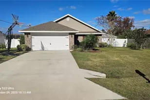 11 Birchtree Way, Palm Coast, FL 32137 - Photo 1