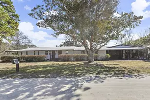 126 Georgia Ave, Crescent City, FL 32112 - Photo 1
