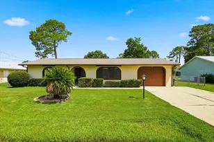 10 Fenwick Ln, Palm Coast, FL 32137 - Photo 1
