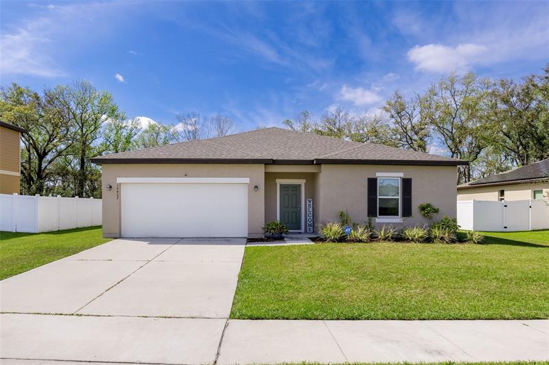 16467 Blooming Cherry Dr, Groveland, FL 34736 MLS G5065597 Coldwell Banker